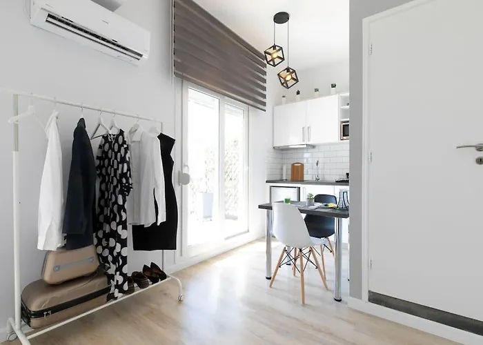 Luminous Studio In Plaka, Next To Syntagma