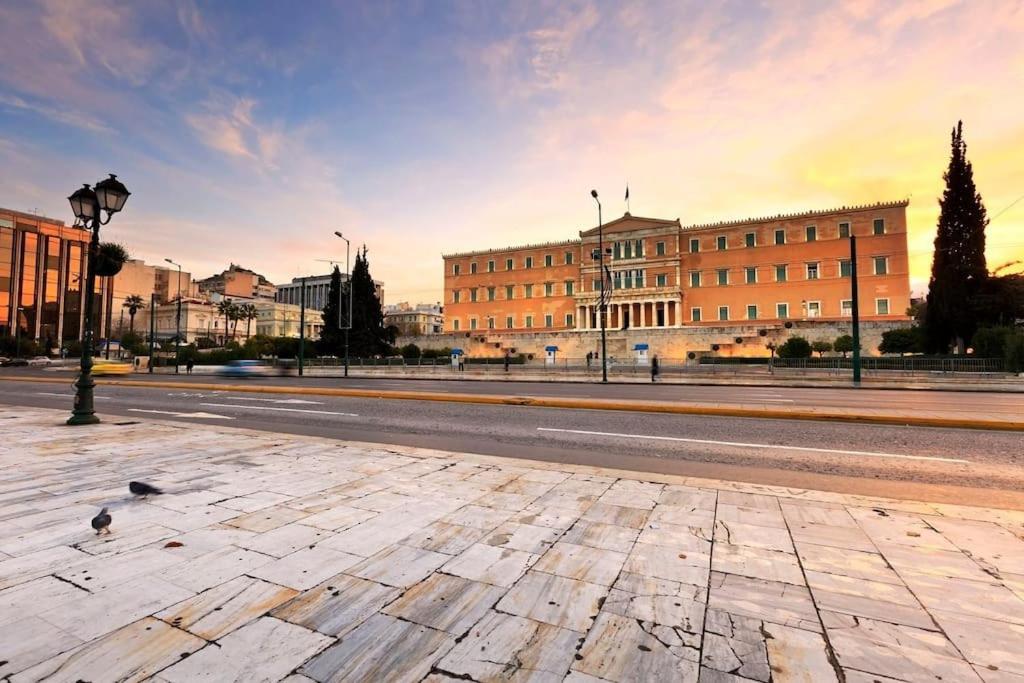 Luminous In Plaka, Next To Syntagma Apartment